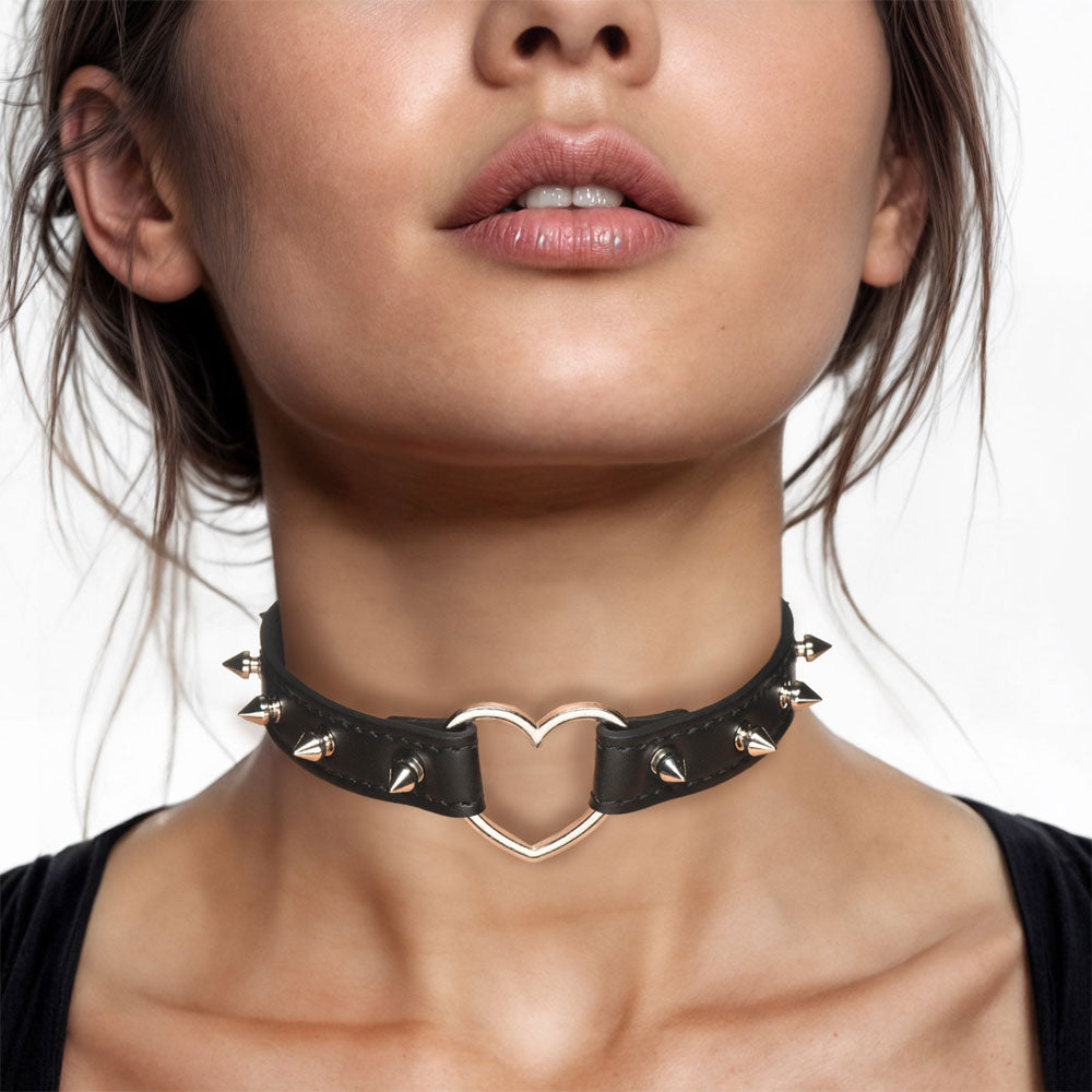 Collar con corazón y puas - Fetichismo - Sumision - Bondage - BDSM -sexshoop online