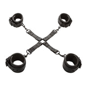 amarras de 4 puntos - muñequeras - tobilleras -amarras de extremidades - sumision - bdsm - dominacion - restricción de movimiento - cuerina - amarras con correa - broche de cinturon - muñequeras de presion - amarras con seguro - calexotics - dominame - sexshop dominame 