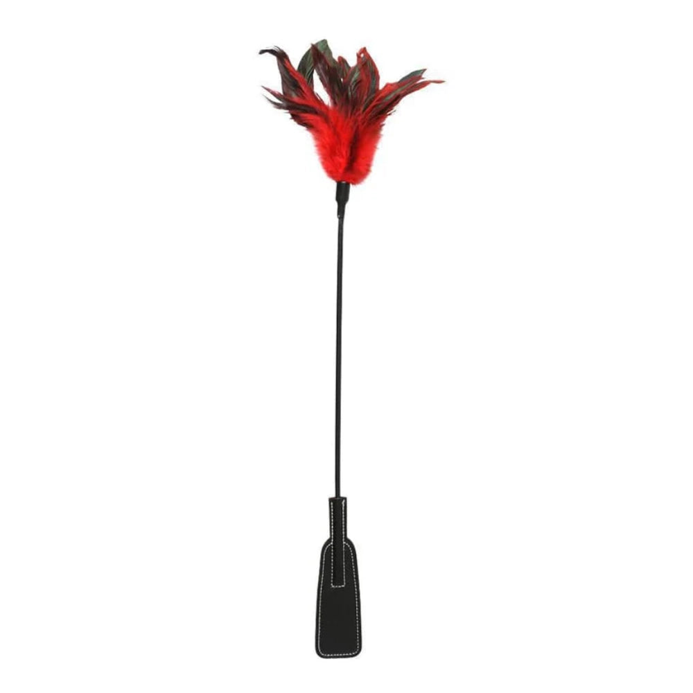 fusta doble - fusta con pluma - fusta de cuerina - plumas rojas - masoquismo - bdsm - golpe suave -  inicio de sumision - principiante bdsm - SportSheets - dominame - sexshop dominame 