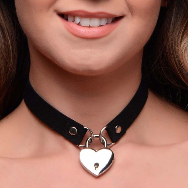Gargantilla Lock-It Heart - Collar Bondage - Collar Kink - Envios discretos