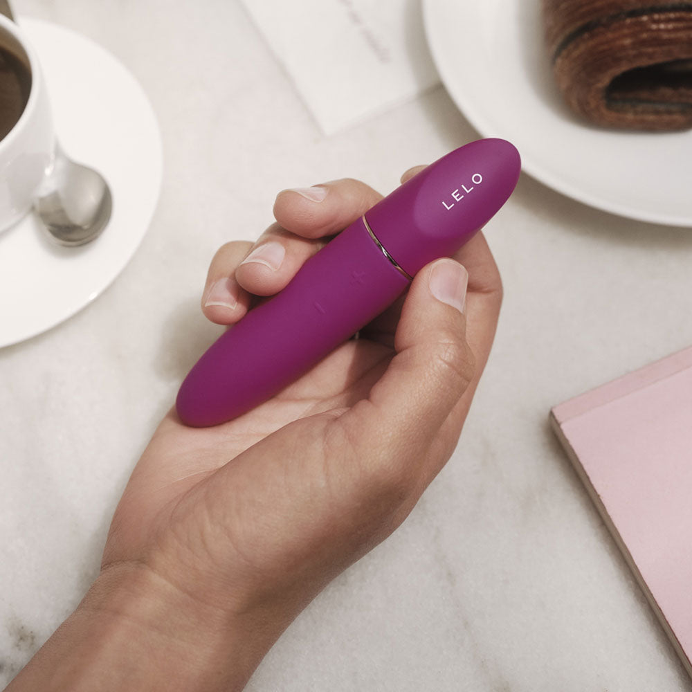 MIA 3 - Bala con vibracion sonica - Lelo - Bala vibrante - Vibrador externo - Sex shop dominame.cl